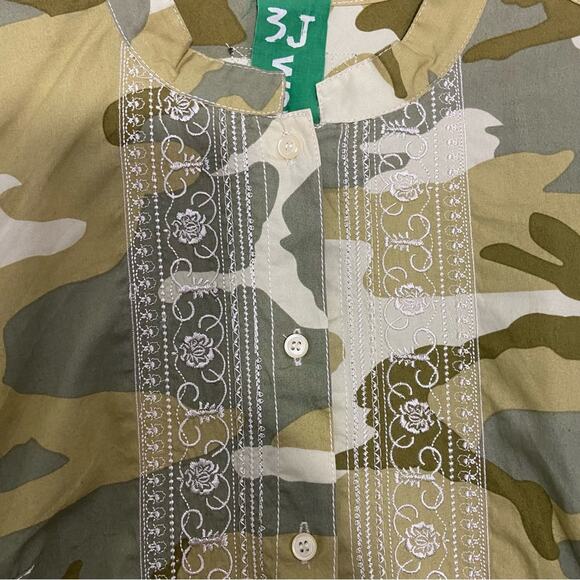 Johnny Was 3J Workshop Camo Embroidered Button
Down Shirt Small - Picture 6 of 14